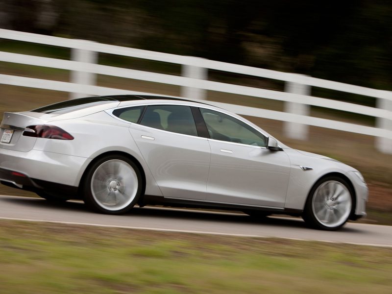 Alpha Model S Driving – Tesla Motors