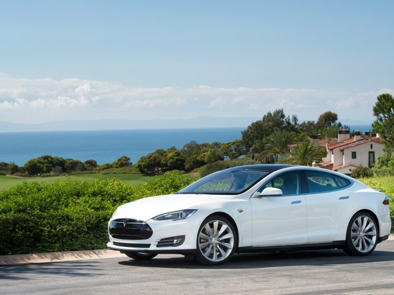 Model S in White, Ocean View – Tesla Motors