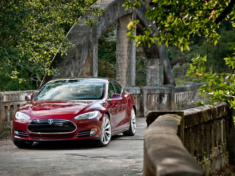 Model S Signature – Signature Red – Tesla Motors
